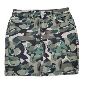 VENUS Like New Camo Denim Skirt Women's Size 10